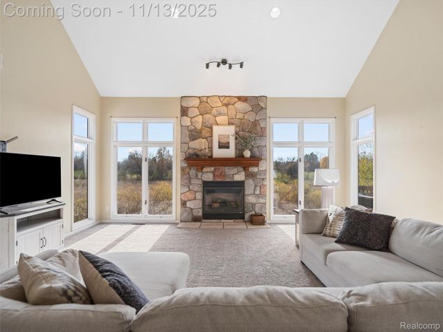 8249 Old Harbor, Grand Blanc, MI 48439