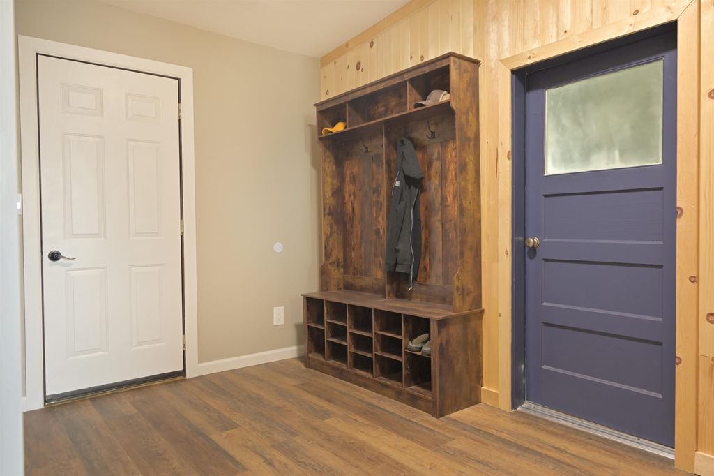 556 N Clark St, Powell, WY 82435 photo 2