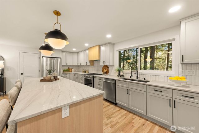 20249 149th Place NE, Woodinville, WA 98072