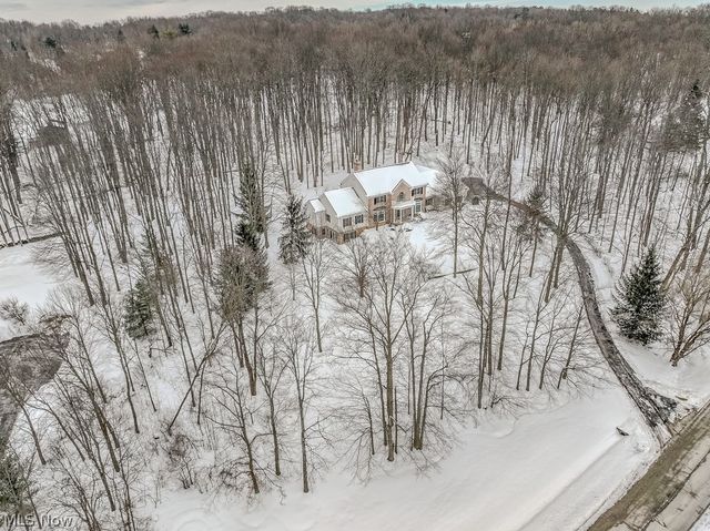 8600 Tamarack Trail, Chagrin Falls, OH 44023