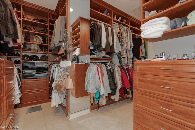 8600 Tamarack Trail, Chagrin Falls, OH 44023