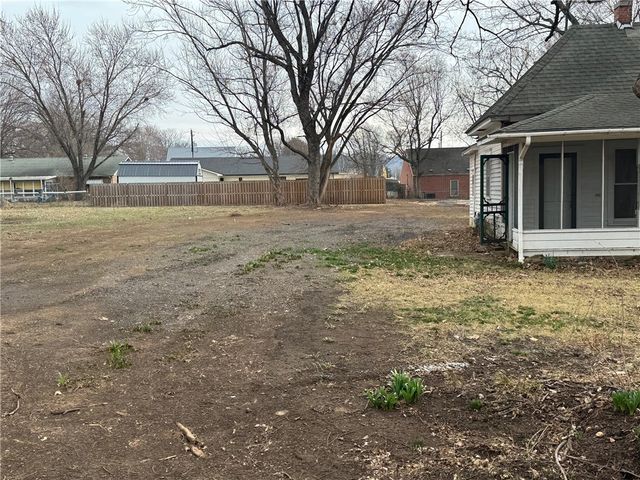 180 W Main Street, Farmington, AR 72730