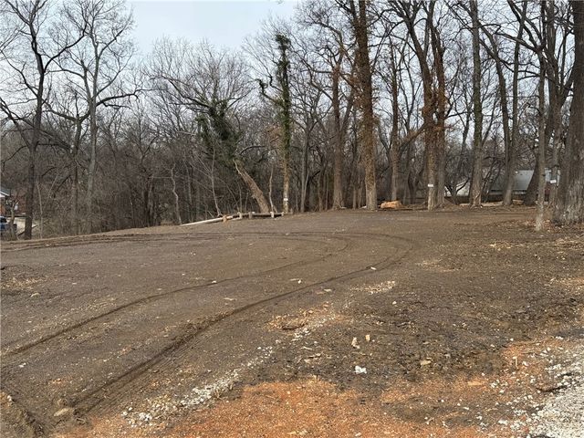 180 W Main Street, Farmington, AR 72730