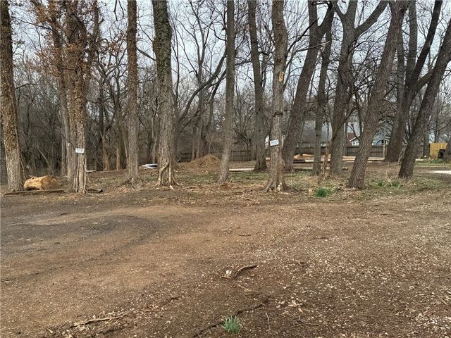 180 W Main Street, Farmington, AR 72730