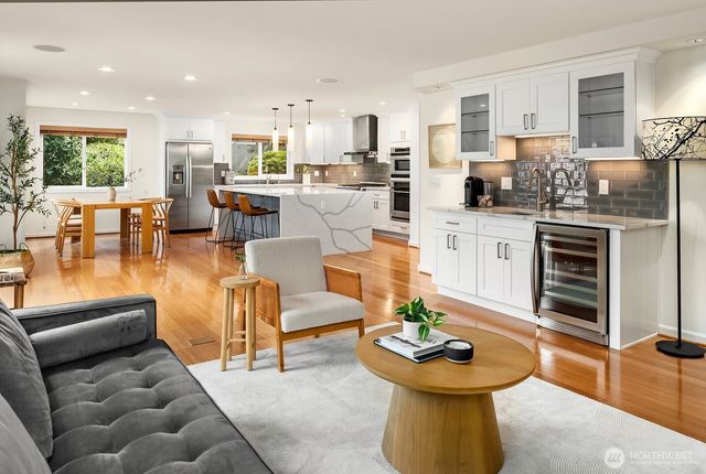 6308 110th Avenue NE, Kirkland, WA 98033