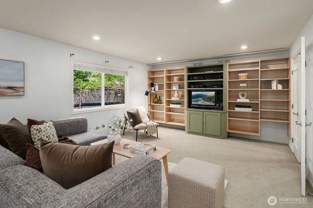 6308 110th Avenue NE, Kirkland, WA 98033