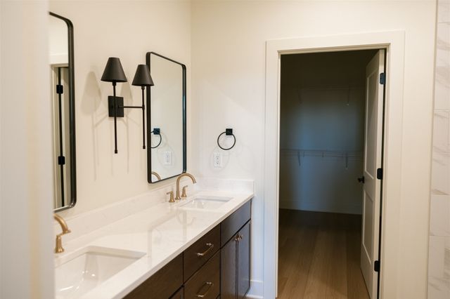 244 S Zinnia Court, West Des Moines, IA 50266