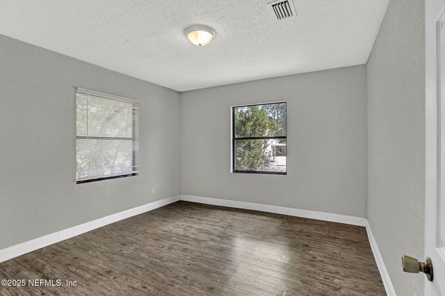 3055 2ND ST Circle, Jacksonville, FL 32254
