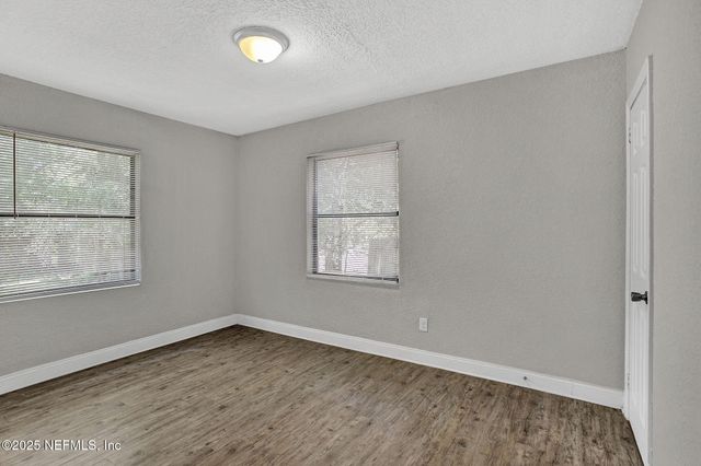 3055 2ND ST Circle, Jacksonville, FL 32254