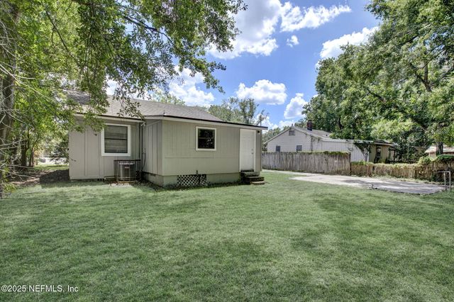 3055 2ND ST Circle, Jacksonville, FL 32254