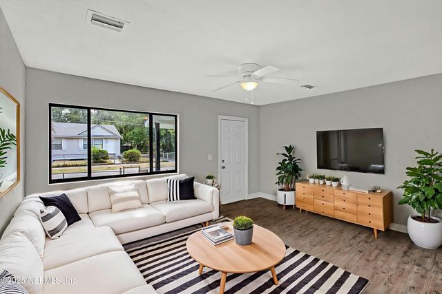 3055 2ND ST Circle, Jacksonville, FL 32254