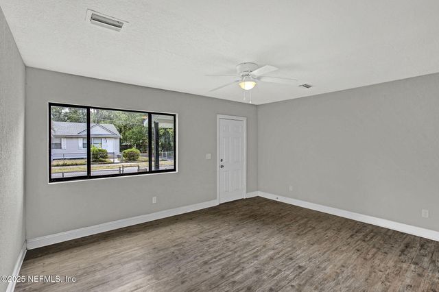 3055 2ND ST Circle, Jacksonville, FL 32254