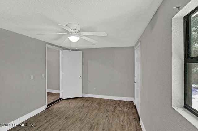 3055 2ND ST Circle, Jacksonville, FL 32254