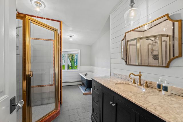 21 Harbor Street, Branford, CT 06405