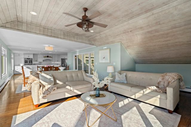 21 Harbor Street, Branford, CT 06405