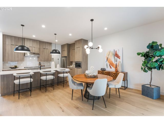 16012 Nw HOLMAN Way L83, Portland, OR 97229