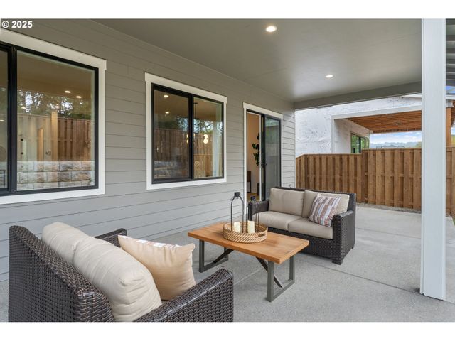 16012 Nw HOLMAN Way L83, Portland, OR 97229