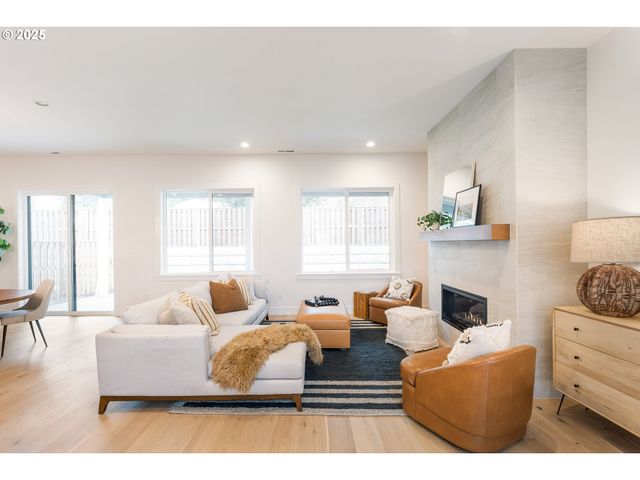 16012 Nw HOLMAN Way L83, Portland, OR 97229