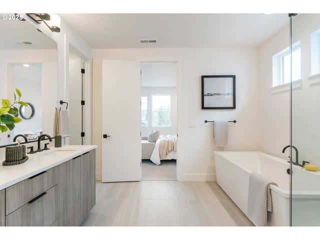 16012 Nw HOLMAN Way L83, Portland, OR 97229