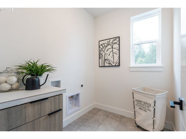 16012 Nw HOLMAN Way L83, Portland, OR 97229