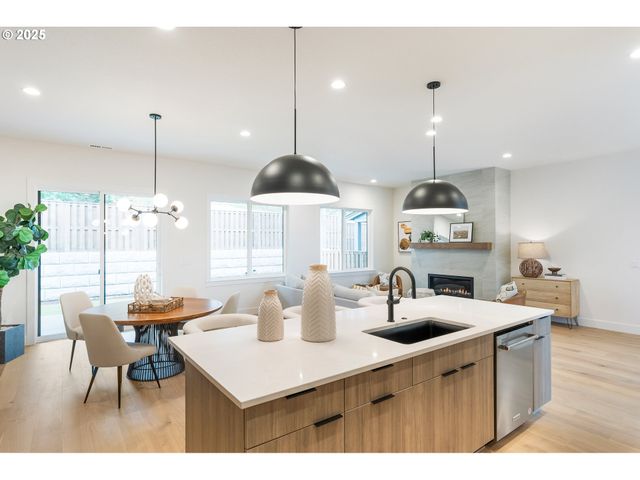 16012 Nw HOLMAN Way L83, Portland, OR 97229