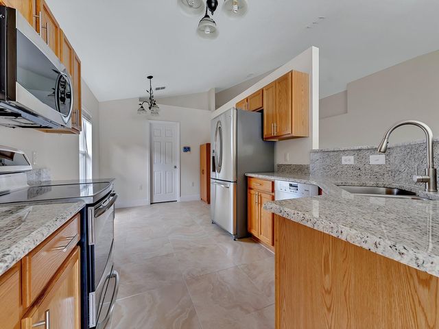 2111 CORNER POINT COURT, Orlando, FL 32820