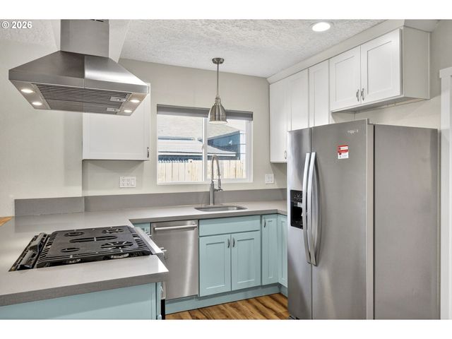 304 WARNER St, Oregon City, OR 97045