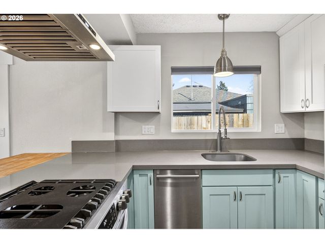 304 WARNER St, Oregon City, OR 97045