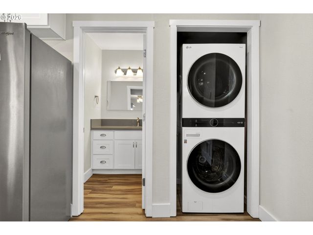 304 WARNER St, Oregon City, OR 97045