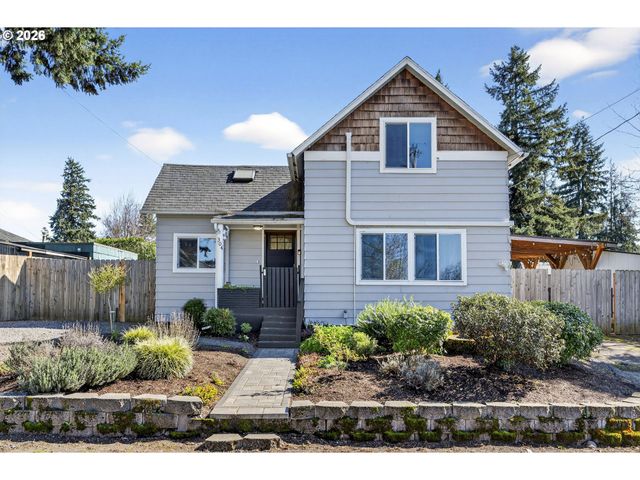 304 WARNER St, Oregon City, OR 97045