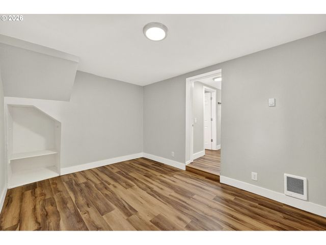 304 WARNER St, Oregon City, OR 97045