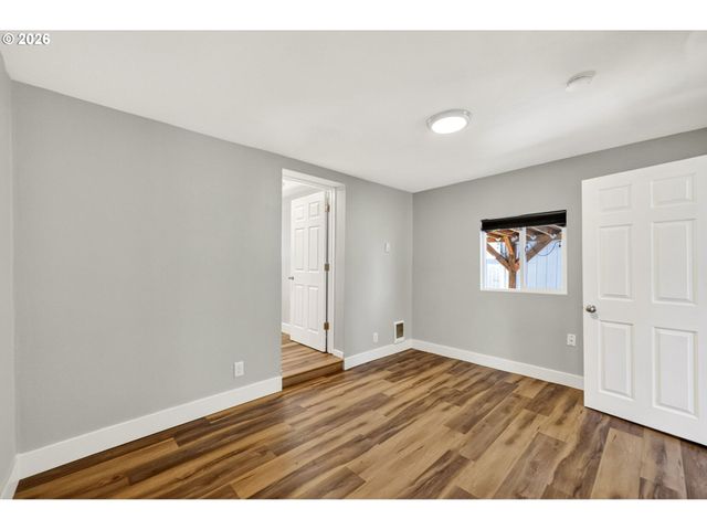 304 WARNER St, Oregon City, OR 97045