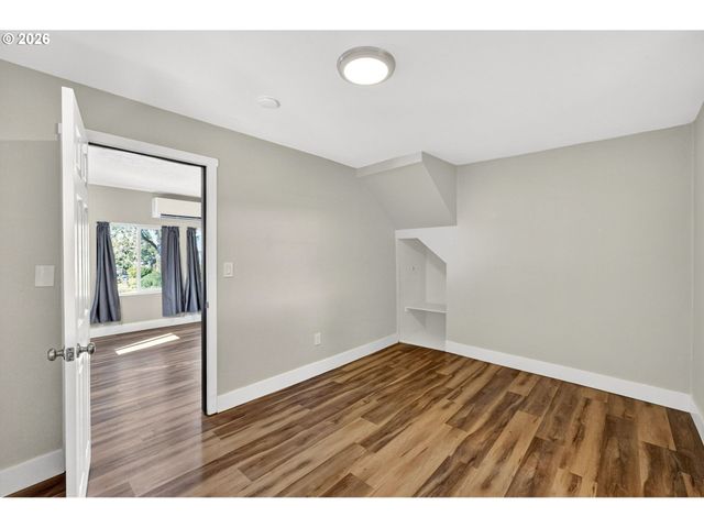 304 WARNER St, Oregon City, OR 97045