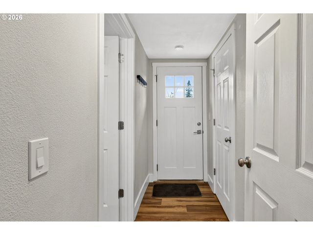 304 WARNER St, Oregon City, OR 97045