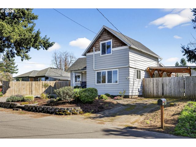 304 WARNER St, Oregon City, OR 97045