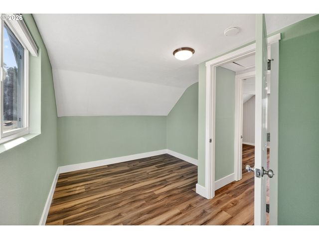 304 WARNER St, Oregon City, OR 97045