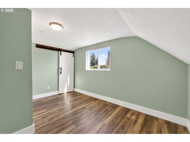 304 WARNER St, Oregon City, OR 97045