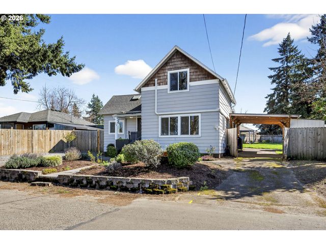 304 WARNER St, Oregon City, OR 97045