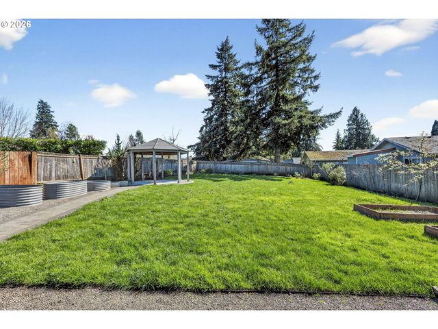 304 WARNER St, Oregon City, OR 97045