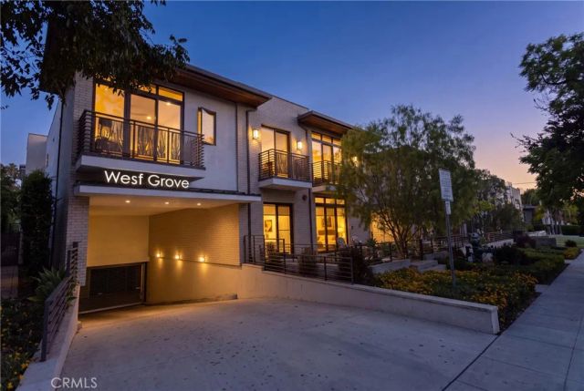 125 Hurlbut Street 202, Pasadena, CA 91105