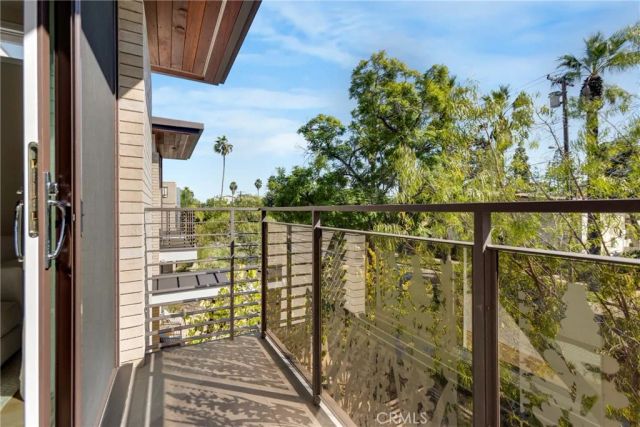 125 Hurlbut Street 202, Pasadena, CA 91105