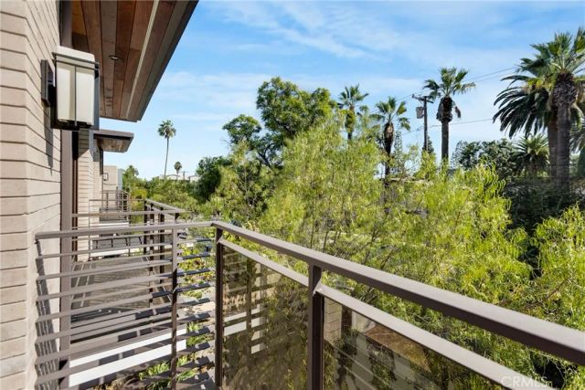 125 Hurlbut Street 202, Pasadena, CA 91105