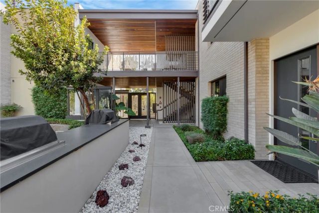 125 Hurlbut Street 202, Pasadena, CA 91105