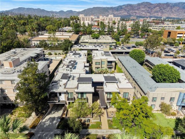 125 Hurlbut Street 202, Pasadena, CA 91105