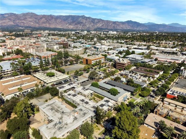 125 Hurlbut Street 202, Pasadena, CA 91105