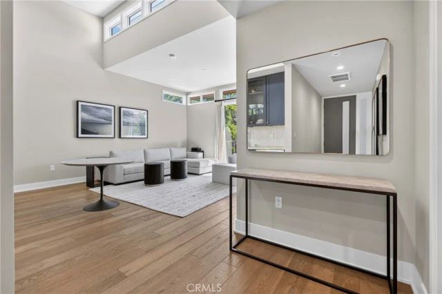 125 Hurlbut Street 202, Pasadena, CA 91105