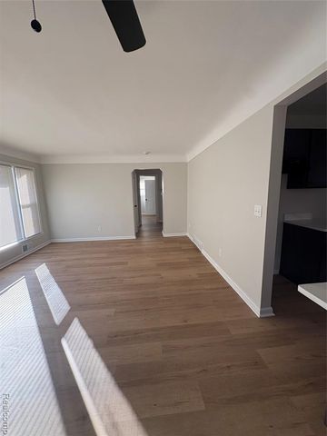 24225 Ridgedale Street, Oak Park, MI 48237