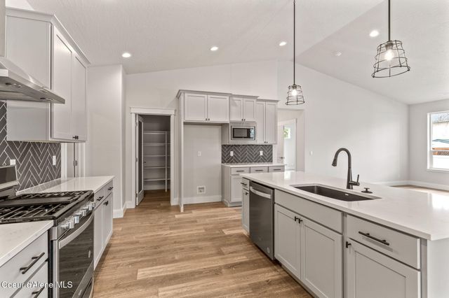 8751 CALIFORNIA ST, Rathdrum, ID 83858