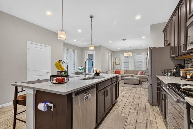6717 CITRUS CREEK LANE, Tampa, FL 33625