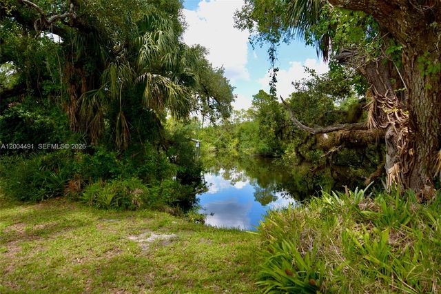 18220 Elmwood, Alva, FL 33920